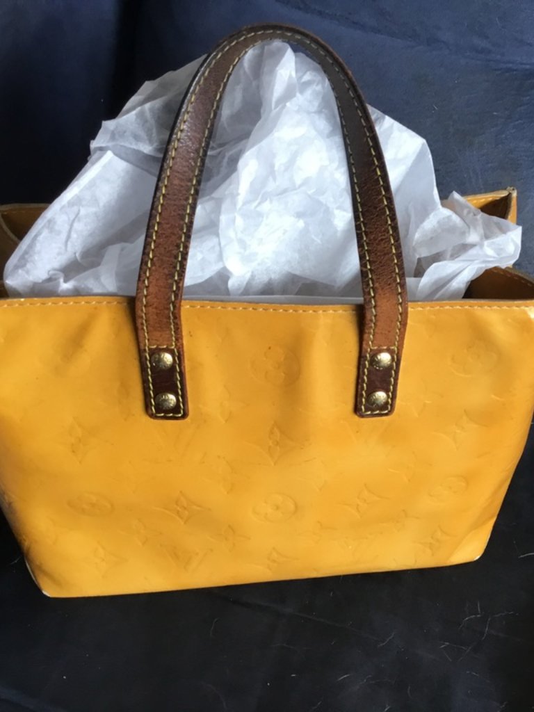 Flaw: Louis Vuitton Vintage Monogram Vernis Reade Pm - Beige (France, 2004)